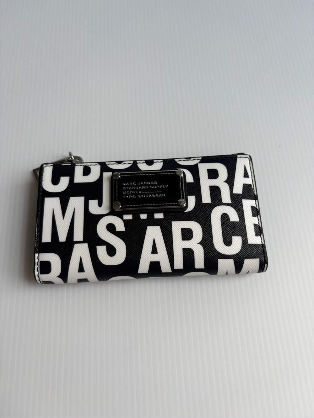 Marc Jacobs Jumbled Logo Trademarc Medium  Bifold Wallet White/ Black EUC